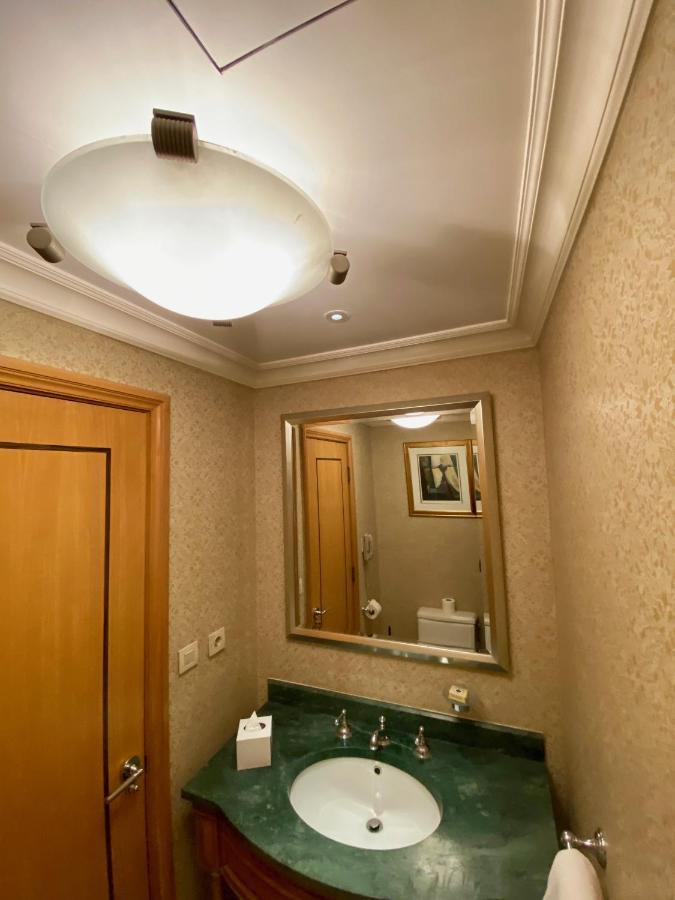 Chez Haytham At Four Seasons Nile Plaza Residential Suite Caïro Buitenkant foto