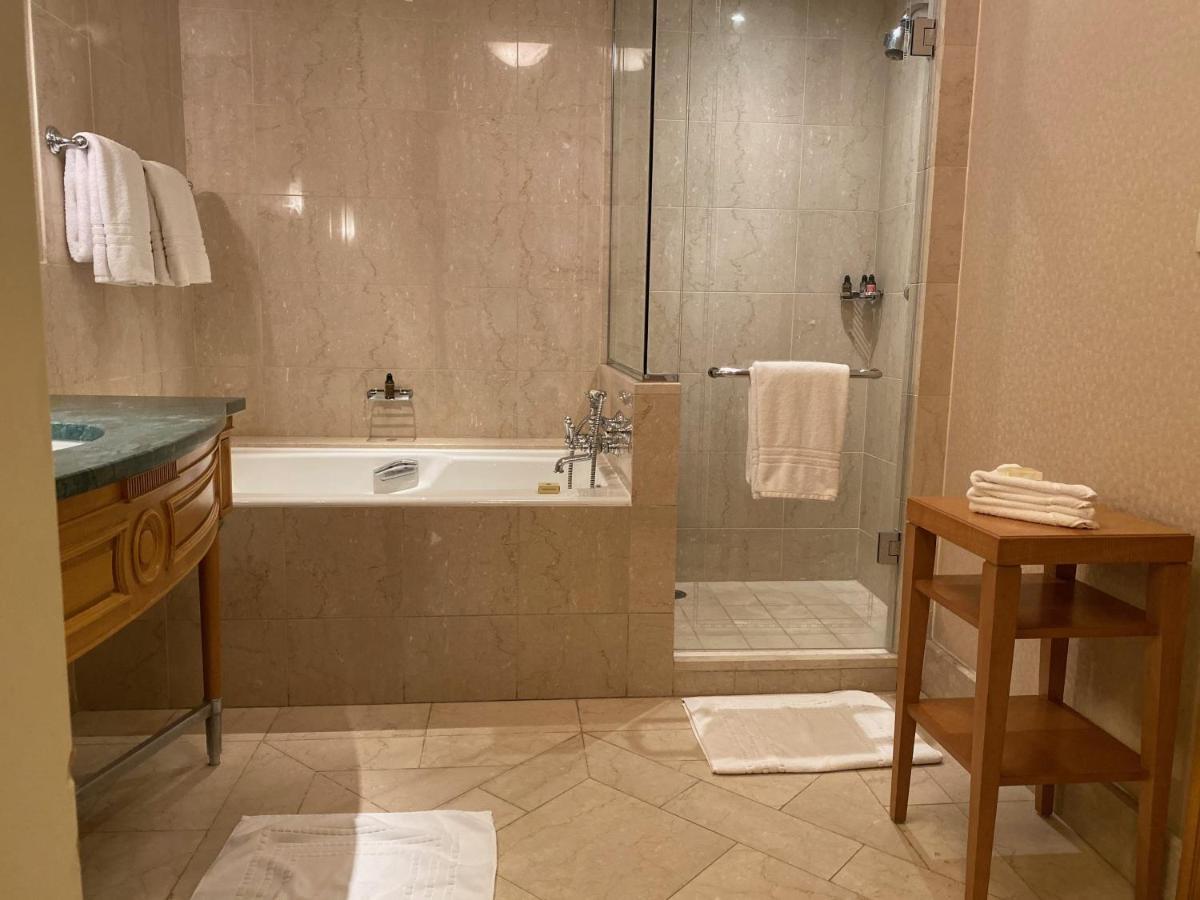 Chez Haytham At Four Seasons Nile Plaza Residential Suite Caïro Buitenkant foto