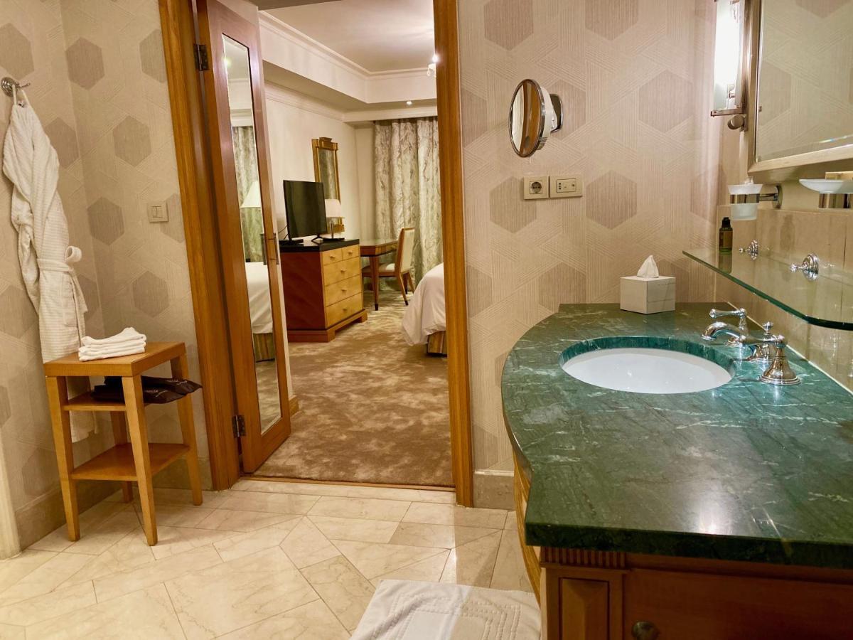 Chez Haytham At Four Seasons Nile Plaza Residential Suite Caïro Buitenkant foto